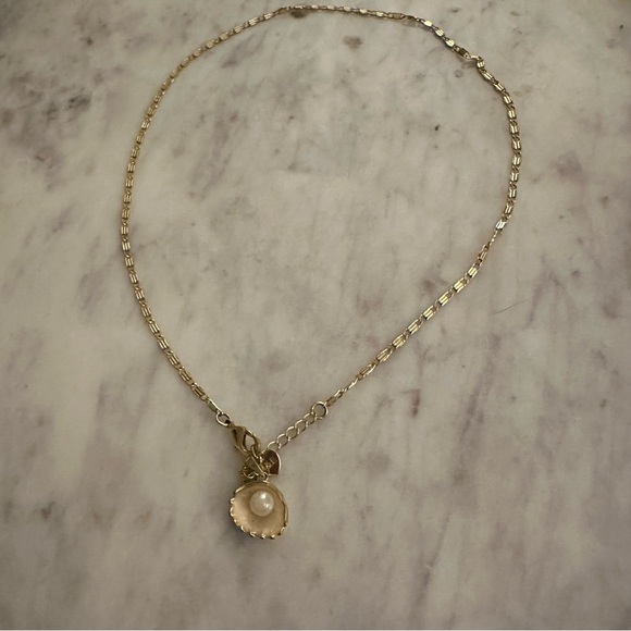 Jewelry - Gold Pearl Shell Pendant Necklace - Women Jewelry